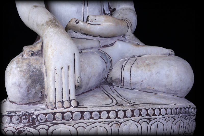 Extremely Rare 17C Alabaster Sitting Crowned Ava Buddha #DW016